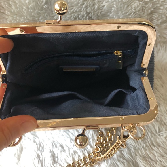 Urban OUTFITTERS Clasp Top Blue-grey Purse - Picture 2 of 4